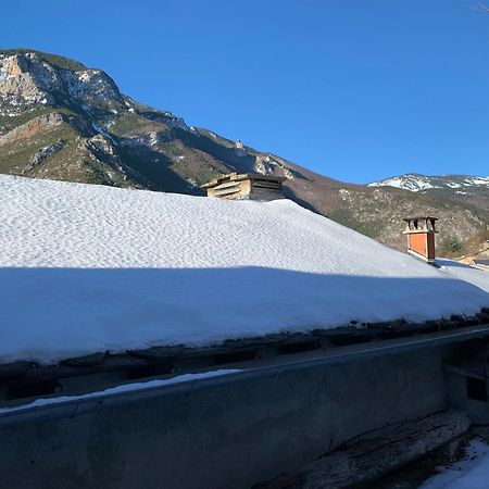 Gîte paisible au cœur des montagnes à Nohèdes Extérieur photo