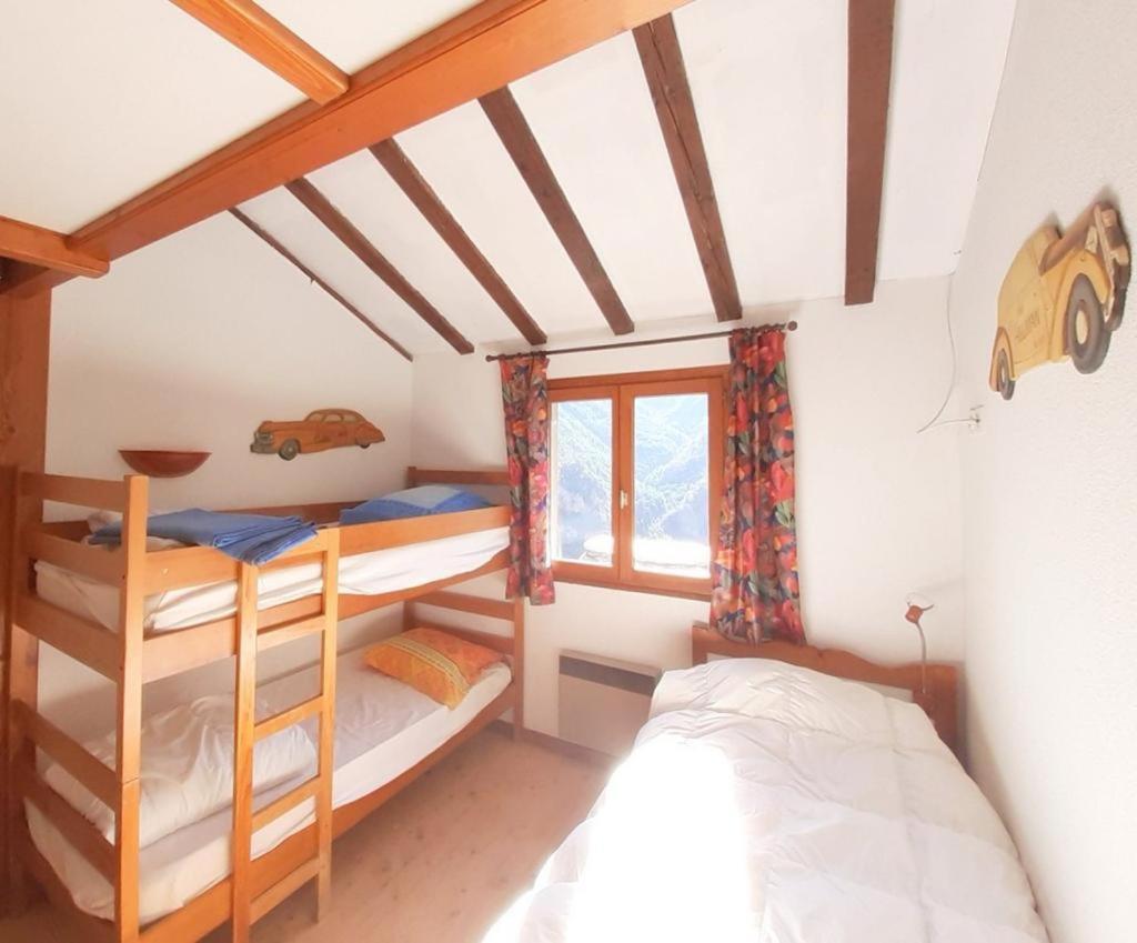 Gîte paisible au cœur des montagnes à Nohèdes Extérieur photo
