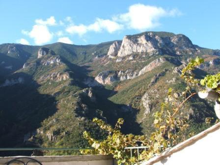 Gîte paisible au cœur des montagnes à Nohèdes Extérieur photo