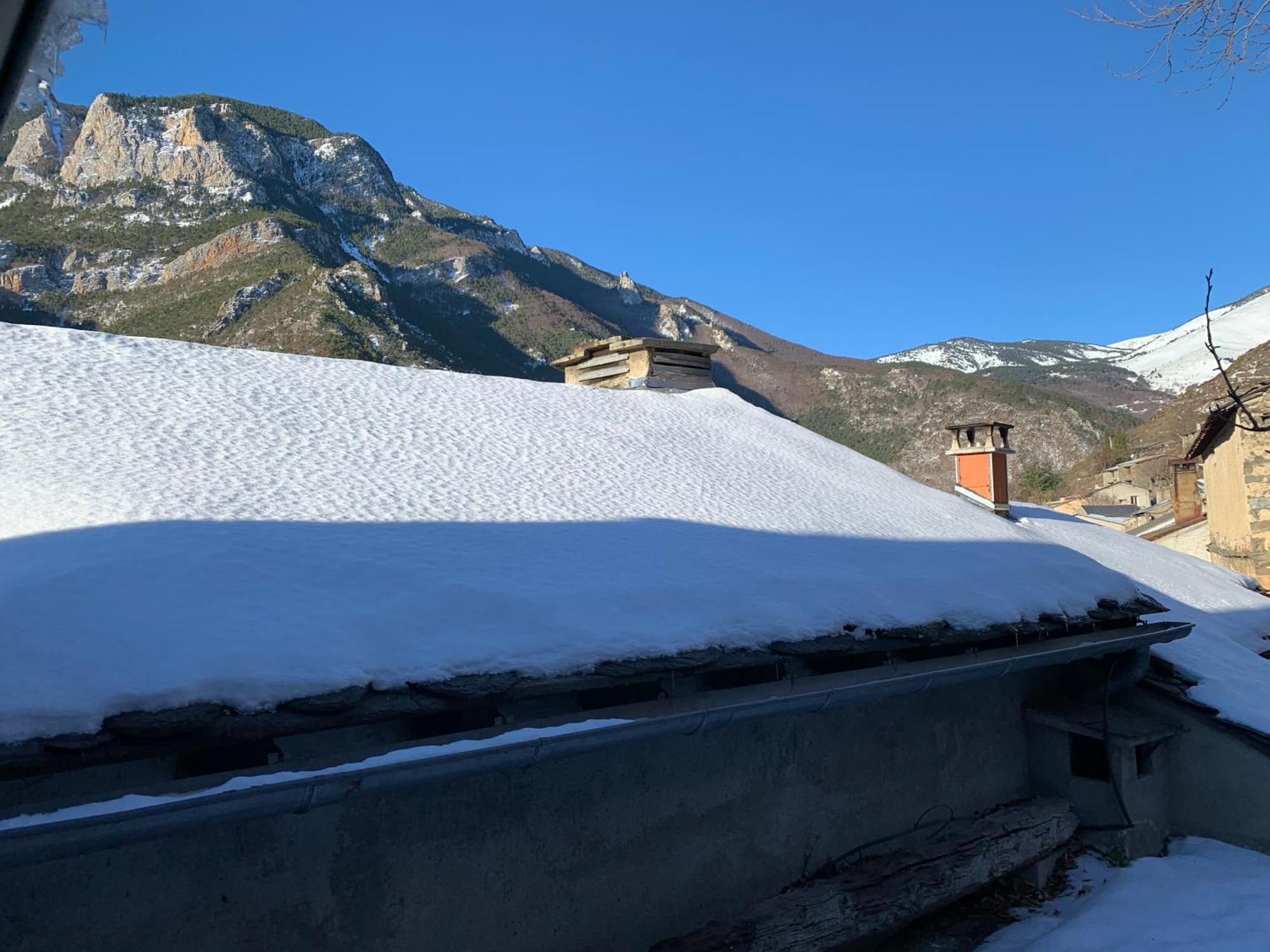 Gîte paisible au cœur des montagnes à Nohèdes Extérieur photo