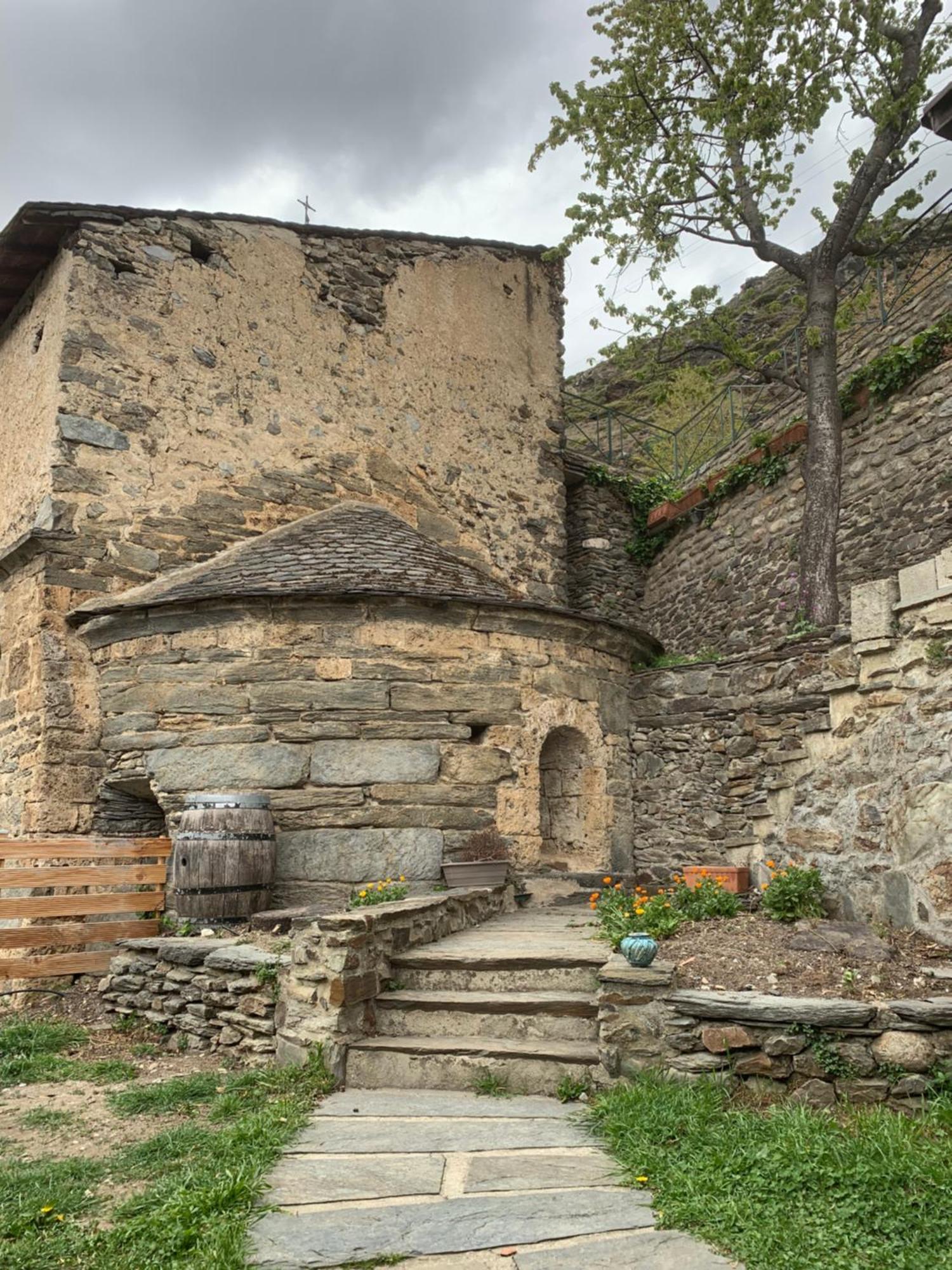 Gîte paisible au cœur des montagnes à Nohèdes Extérieur photo